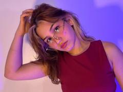 ElodieGardner from xLoveCam