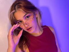 ElodieGardner - blond female webcam at xLoveCam
