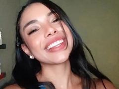 EloiseFit - female with black hair webcam at xLoveCam