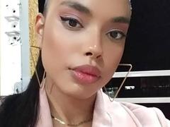 EloiseFit from xLoveCam