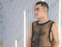 EloneMuskcle - male webcam at xLoveCam