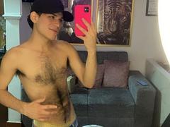 EloneMuskcle - male webcam at xLoveCam