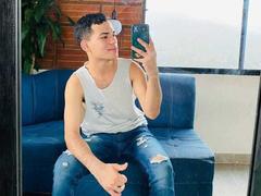 EloneMuskcle - male webcam at xLoveCam