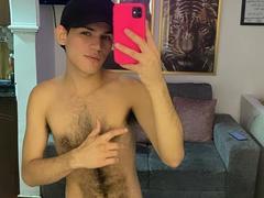 EloneMuskcle - male webcam at xLoveCam