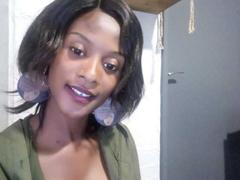 ElsieMeg from xLoveCam