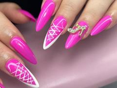 Elvinna - blond female webcam at xLoveCam