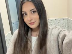 Elyonora from xLoveCam