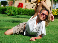 ElysonLangTRUE - blond female with  small tits webcam at ImLive