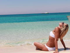 ElysonLangTRUE - blond female with  small tits webcam at ImLive