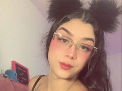 Elyw - shemale webcam at xLoveCam