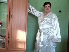 ElzaJewel - female with brown hair and  small tits webcam at xLoveCam