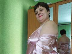 ElzaJewel - female with brown hair and  small tits webcam at xLoveCam