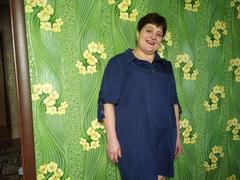 ElzaJewel - female with brown hair and  small tits webcam at xLoveCam