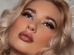 ElzaKom - blond female with  big tits webcam at xLoveCam
