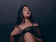 EmaFiore - female with black hair webcam at xLoveCam