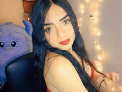 EmmaCoopers - female with black hair webcam at LiveJasmin