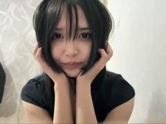 EmaVanhowe - female with black hair webcam at xLoveCam