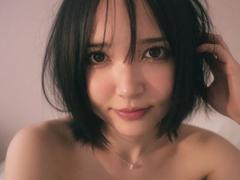 EmaVanhowe - female with black hair webcam at xLoveCam