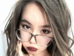 EmelineLattig - female with brown hair webcam at xLoveCam
