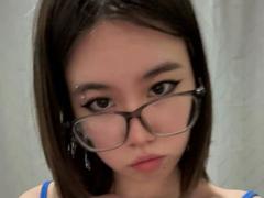 EmelineLattig - female webcam at xLoveCam