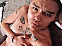 EmiFTM - shemale with black hair webcam at xLoveCam