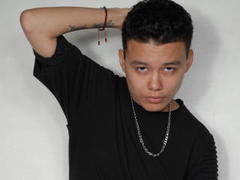 EmiFTM - shemale with black hair webcam at xLoveCam