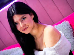 EmiSchwarz - female with black hair and  big tits webcam at LiveJasmin