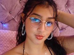 RoxanneSensual - female with black hair and  big tits webcam at xLoveCam