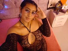 RoxanneSensual - female with black hair and  big tits webcam at xLoveCam