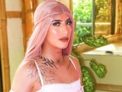 EmiilySaenz - shemale webcam at xLoveCam