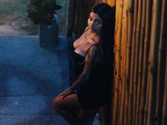 emili_adams - female with black hair webcam at ImLive