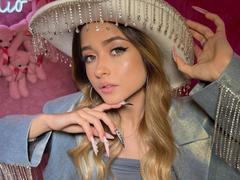 EmiliaMuse from xLoveCam