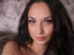 EmiliyaPhilips from xLoveCam