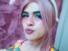EmillyHall - blond shemale webcam at xLoveCam