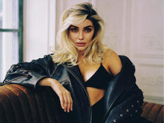 EmillyWalker - blond female webcam at xLoveCam