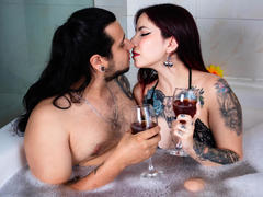 EmilyAndChrisHot - couple webcam at xLoveCam