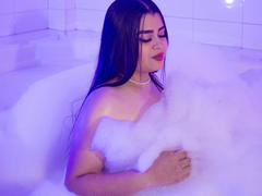 EmilyBoobsss from xLoveCam