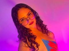 EmilyColsson - female with black hair webcam at xLoveCam