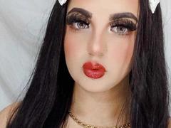 EmilyConore - female with black hair webcam at xLoveCam