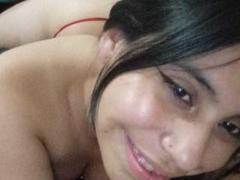 EmilyHudson - female with brown hair webcam at xLoveCam