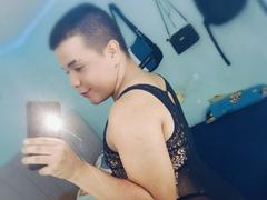 EmilyJedet - shemale webcam at xLoveCam