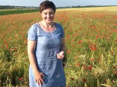 EmilyLlove - female with brown hair webcam at xLoveCam