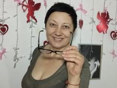 EmilyLlove - female with brown hair webcam at xLoveCam