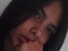 EmilyRobeerts - female with brown hair and  small tits webcam at xLoveCam