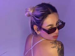 EmilyRobertts - blond female webcam at xLoveCam