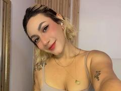 EmilyRobertts - blond female webcam at xLoveCam