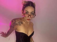 EmilyRobertts - blond female webcam at xLoveCam