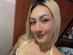 EmilyRobertts from xLoveCam