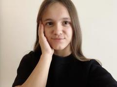 EmilySparkle - female with brown hair and  small tits webcam at xLoveCam