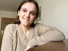 EmilySparkle from xLoveCam